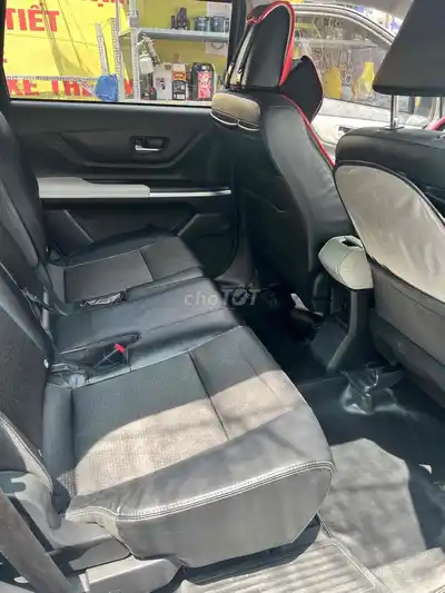 TOYOTA VELOZ CROSS