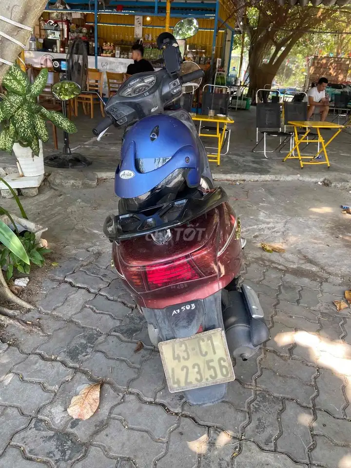 Honda Lead красный скутер