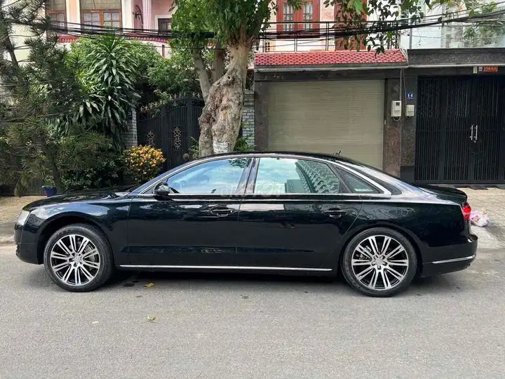 Audi A8L 2011 Черный