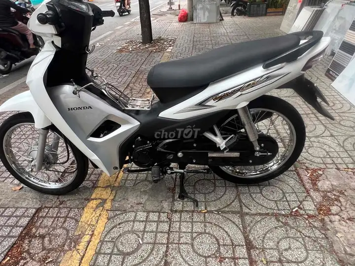 Honda Wave Alpha белый, полуавтомат