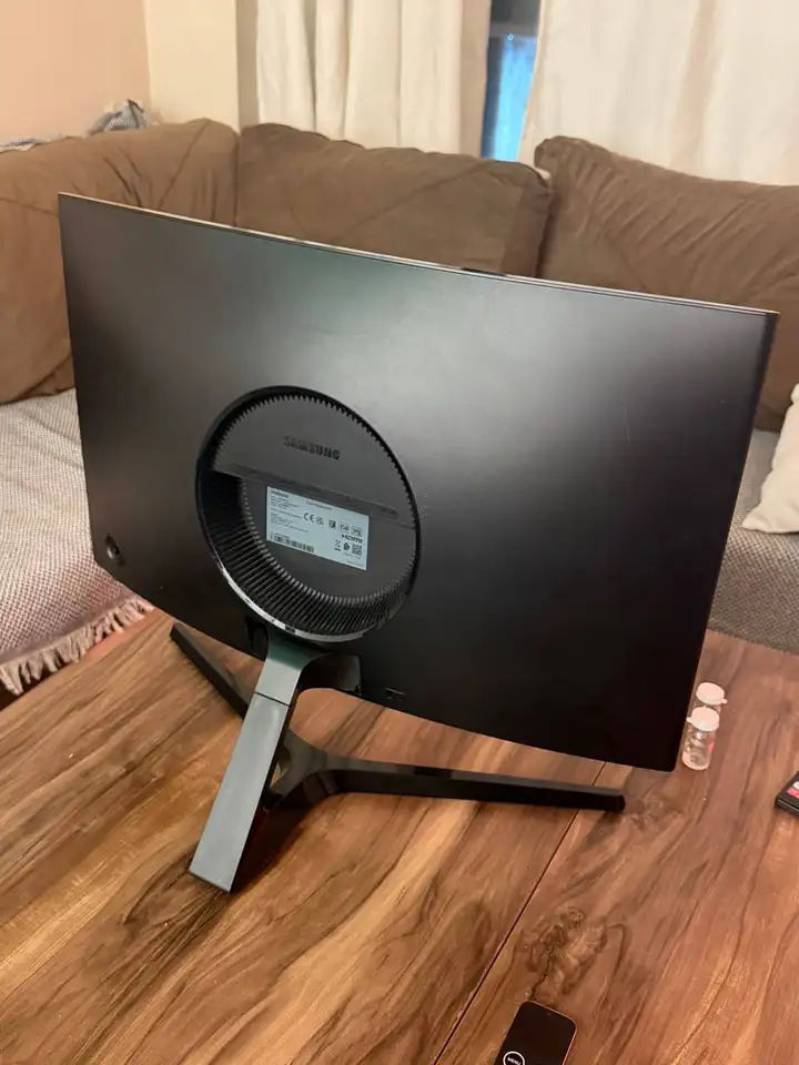 Монитор Samsung CRG5 24' 144Hz