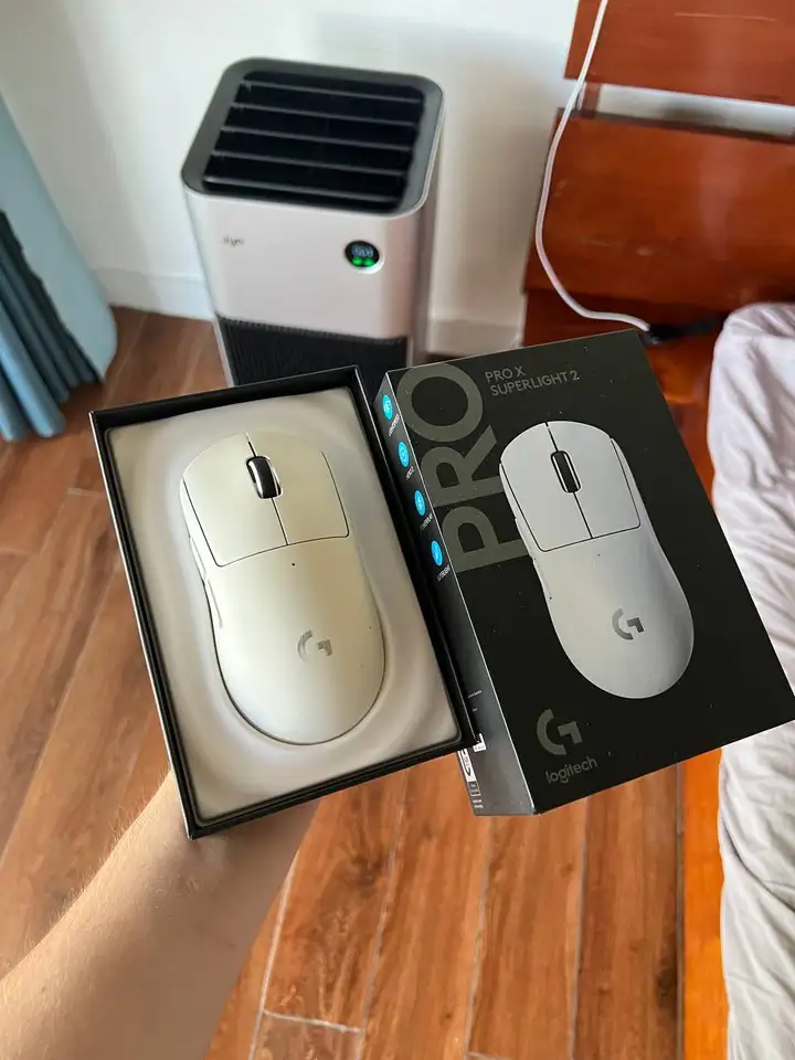 Мыши Logitech Superlight 2 и Pulsar x2v2 mini