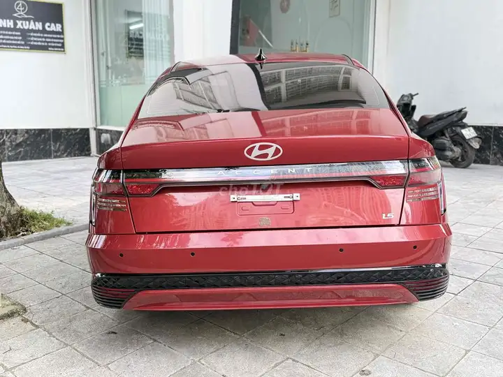 Hyundai Accent Cao cấp 2024, красный, 5 мест