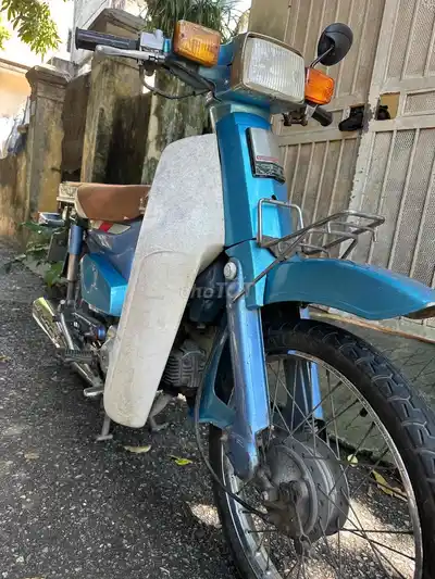 Honda Cub 82 синего цвета