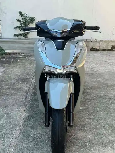 Honda SH 125 2020 серый, отличное состояние
