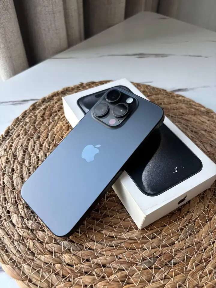 iPhone 15 Pro 256 GB Black Titanium