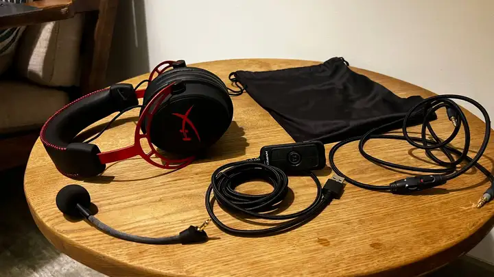 HyperX Cloud Alpha и веб-камеры Logitech