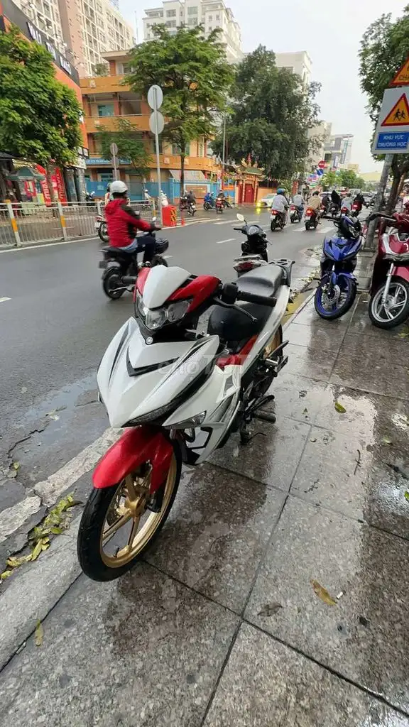 Yamaha Exciter 150 2019 Белый красный