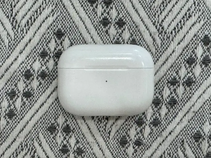 Apple AirPods Pro (1-го поколения)