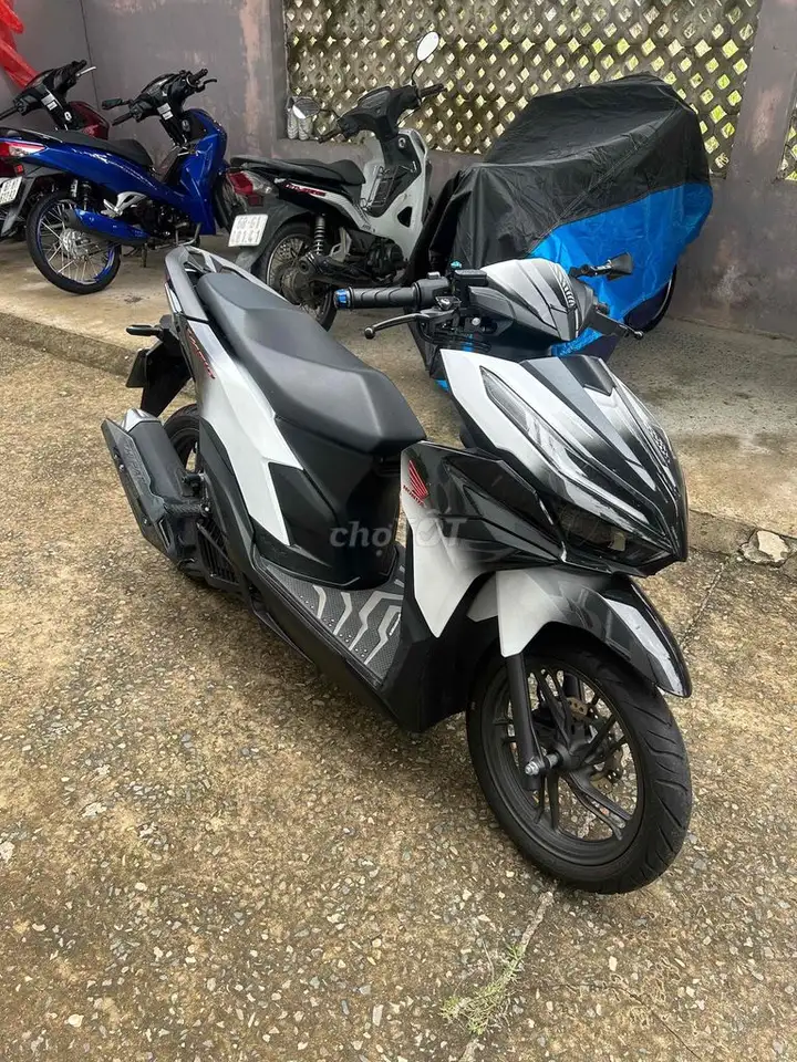 Honda Vario 2026 черно-белый Индонезия