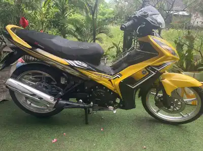 Yamaha черно-желтая