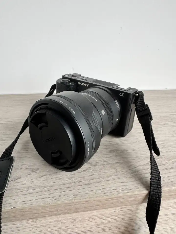 Sony ZV-E10 + Sigma 18–50mm f/2.8 DC DN Contemporary