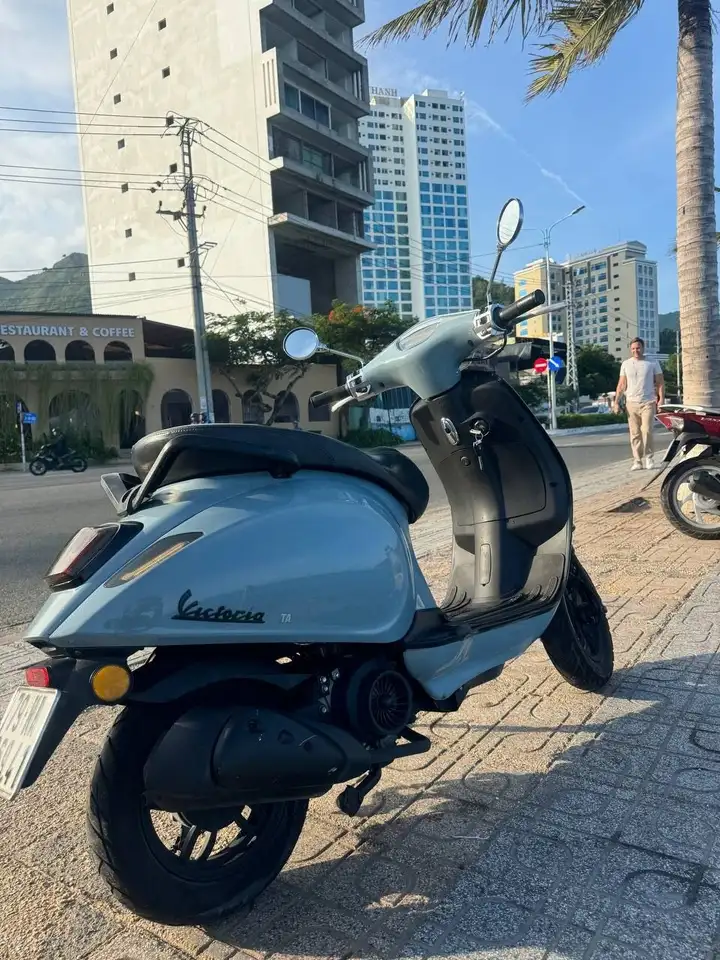 Скутер Viktoria в нео-ретро дизайне (стиль Vespa)