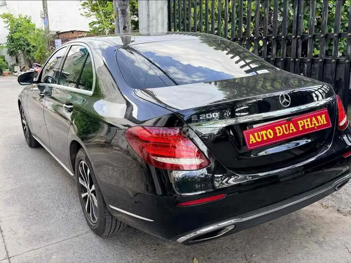 Mercedes-Benz E200 2019 - Роскошь и класс