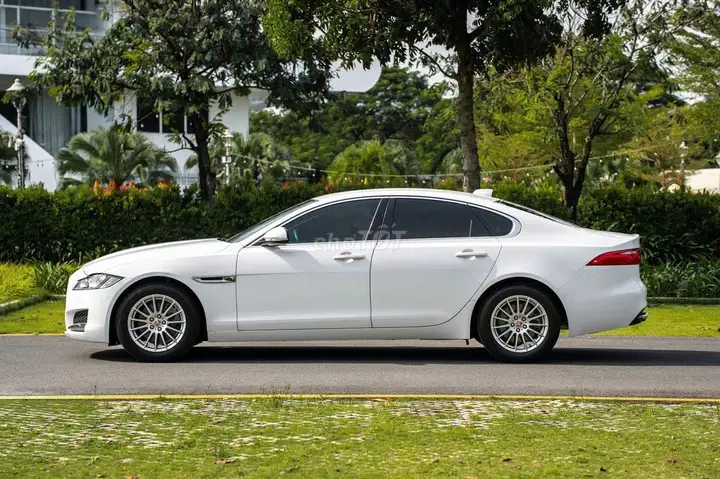 Jaguar XF Pure 2017 - 40 000 миль