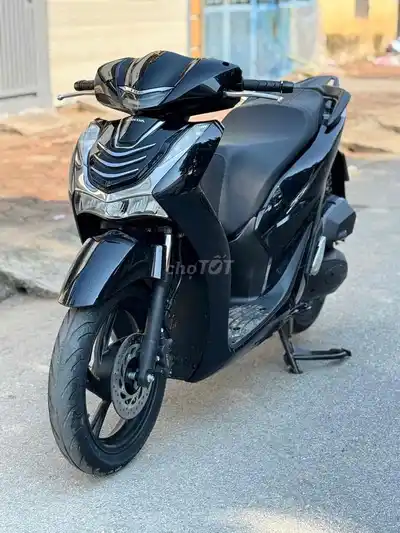 Honda SH 125i CBS 2023 черный оригинал в отличном состоянии