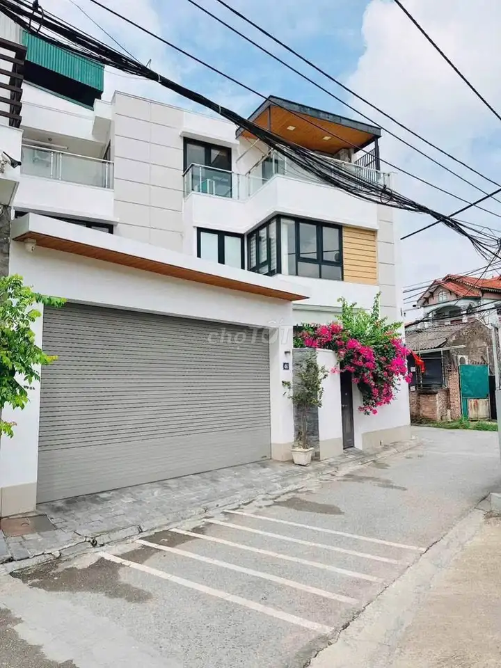 Bán biệt thự lô góc 138m² Long Biên, hơn 14 tỷ, gara 2 ô tô