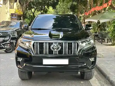 Toyota Land Cruiser Prado 2021 106220 км Черный
