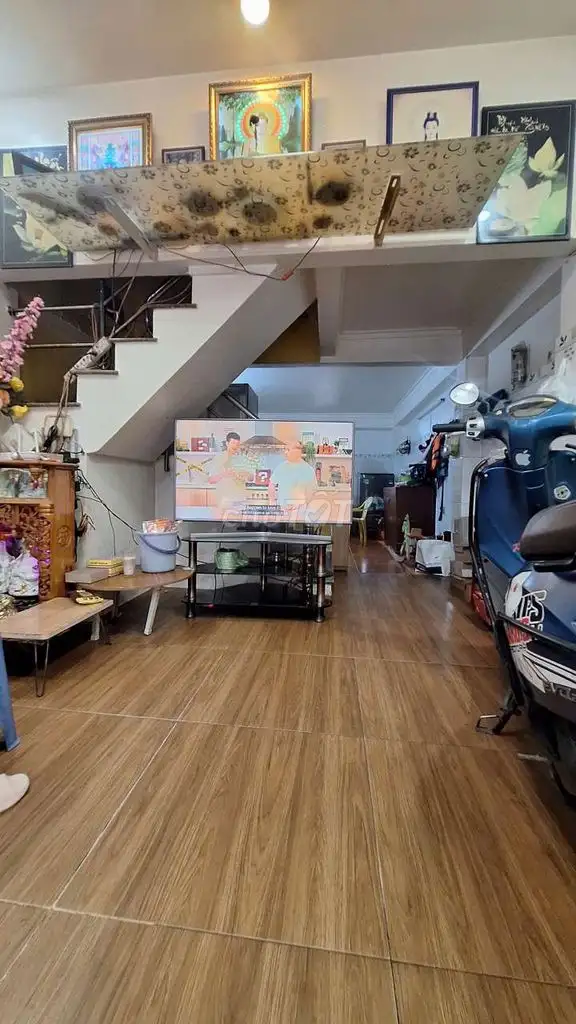 3-эт. дом 4 спальни, пл. >100м², в 10м от разворотного авто-переулка