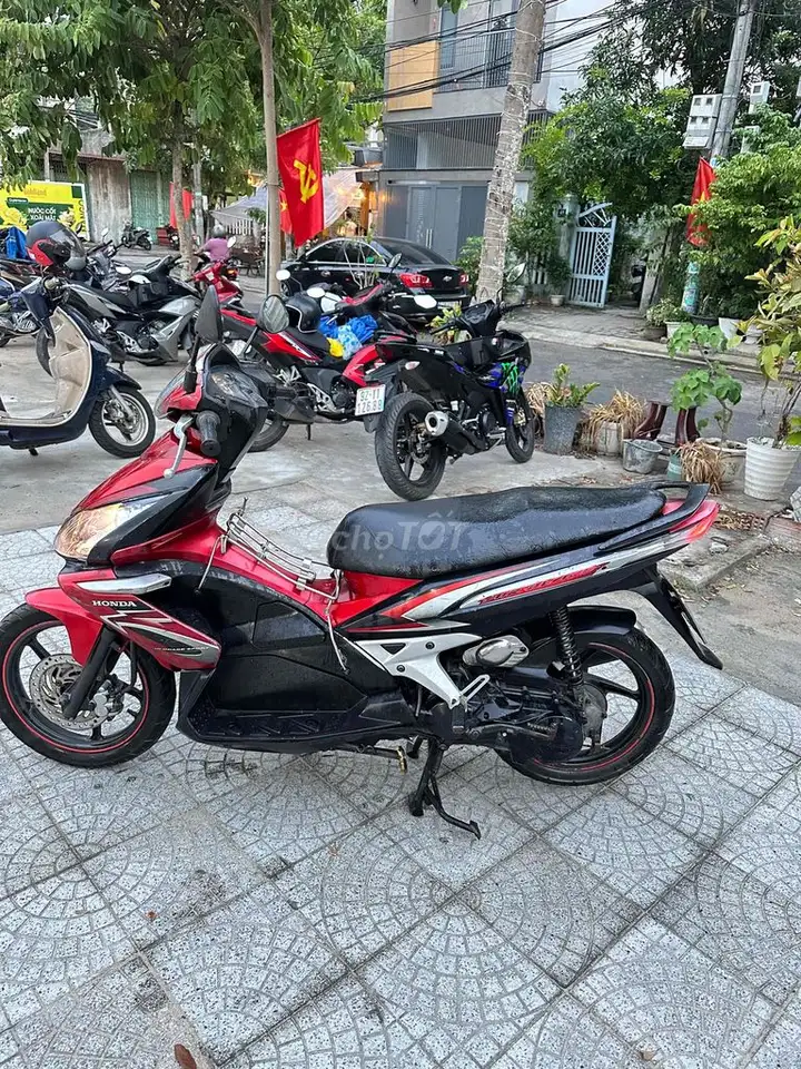 Honda Air Blade 2010 красный