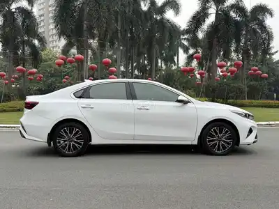 KIA K3 1.6 LUXURY 2025 Белый 20 тыс. км