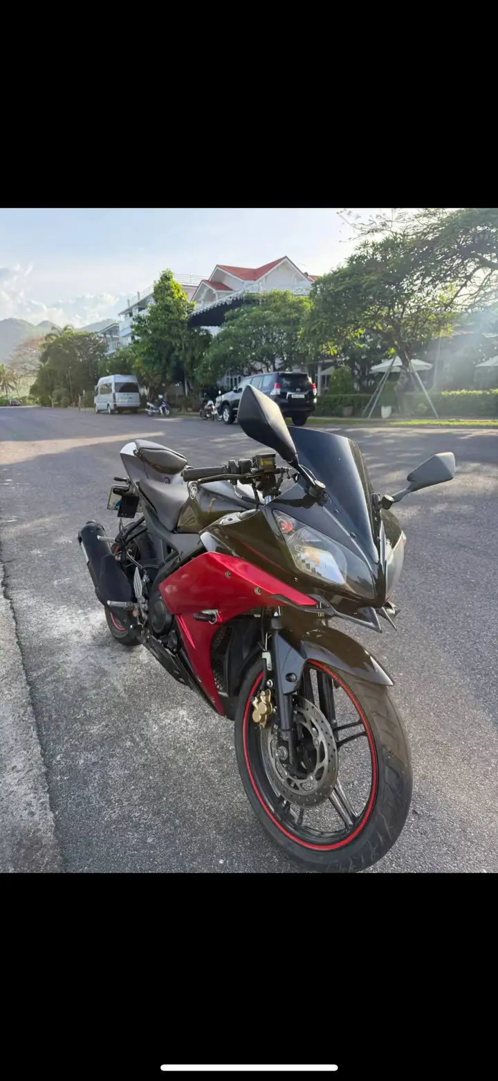 Yamaha R15 V2