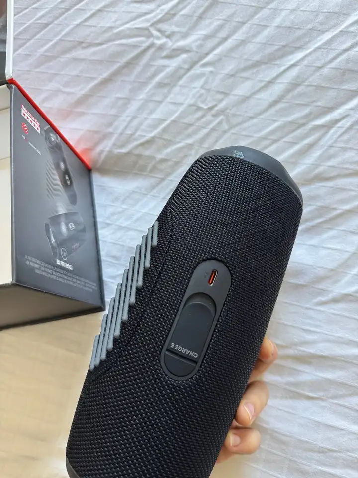 Bluetooth-колонка JBL Charge 5