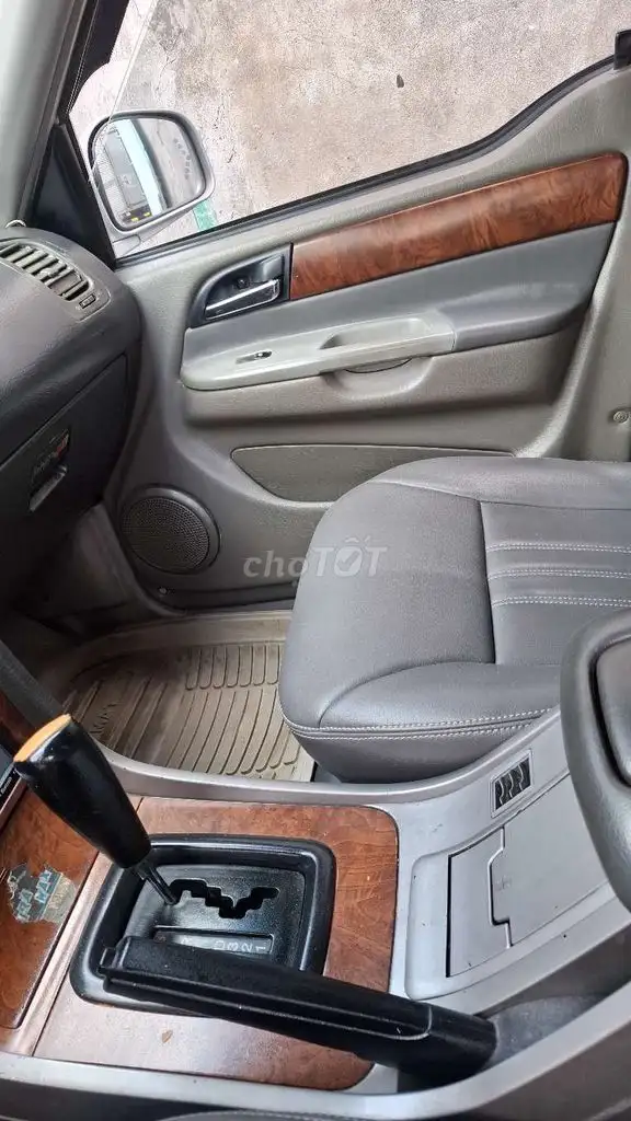 SsangYong 2005, 7 мест, автомат, серебристый
