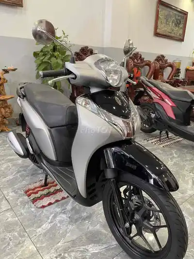 Honda SH Mode Серебристый Скутер