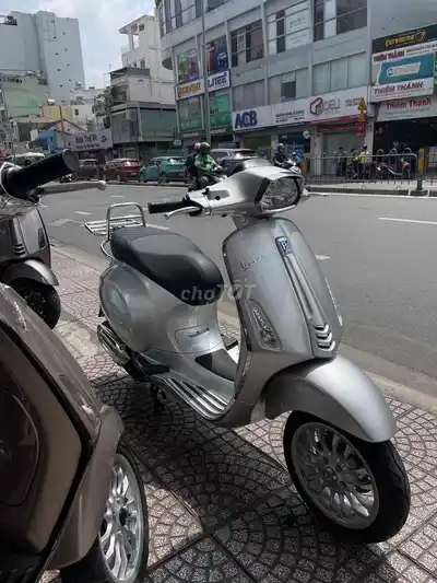 Piaggio Vespa Sprint 125 iGet ABS, светлое серебро