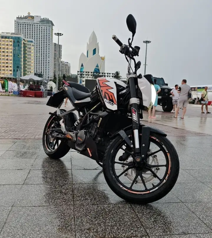 Мотобайк Duke 200 cc ABS 2017