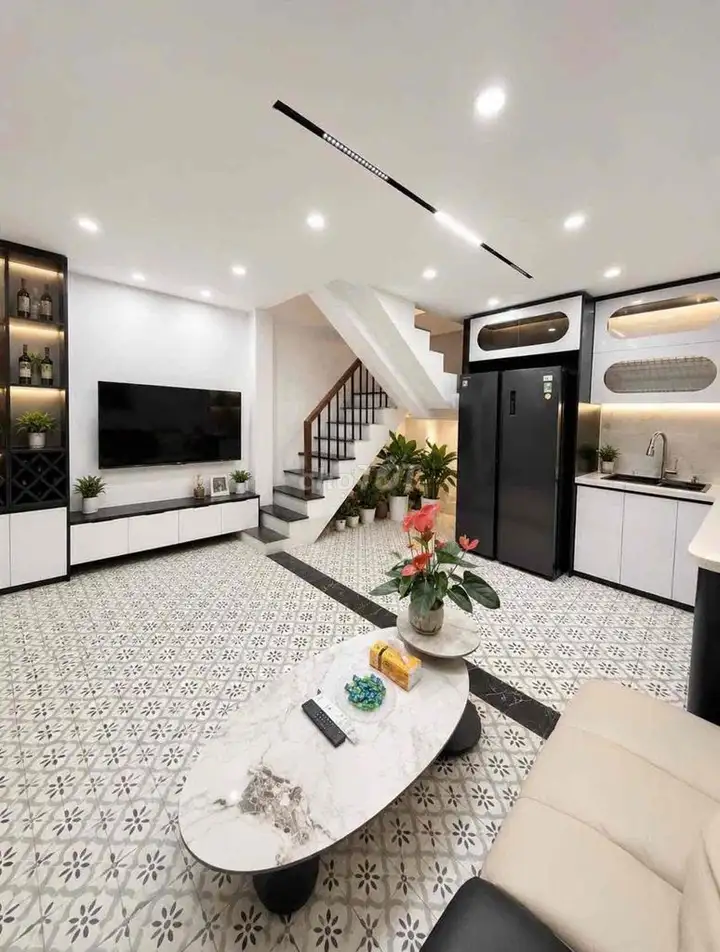 Ул. Бак Май, широкий двор, 2 стороны света, 34 м², 5 эт., 7 млрд донг