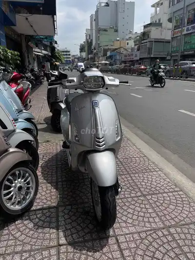 Piaggio Vespa Sprint 125 iGet ABS, светлое серебро