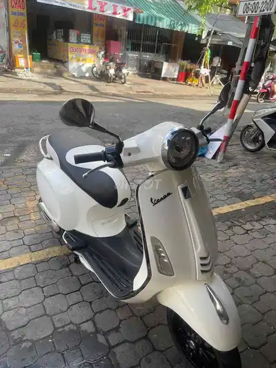 Piaggio Vespa 2015, белый