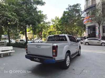 Isuzu Dmax 2018 автомат серебристый