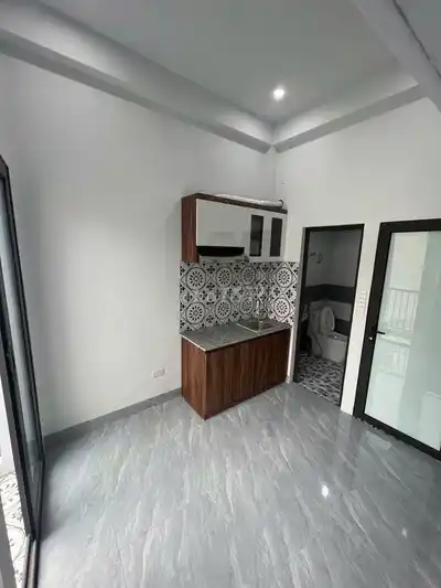 Комната с антресолью в переулке 83 Тан Триеу, мебель