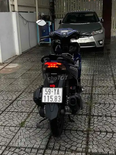 Воздушный клинок Honda 2022 125 куб. см, синий, 22000 км