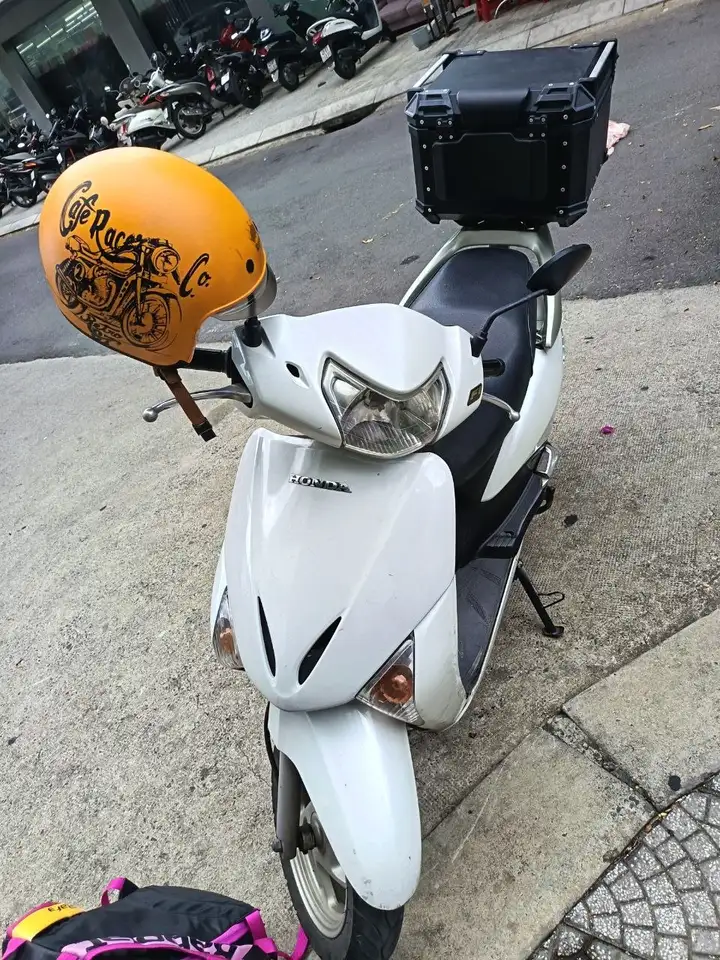Honda SCR110