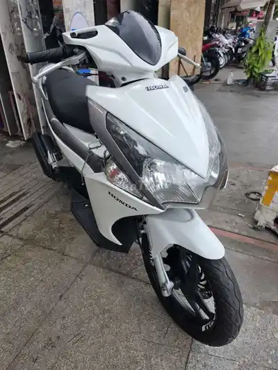 Воздушный клинок Honda 2012 белый