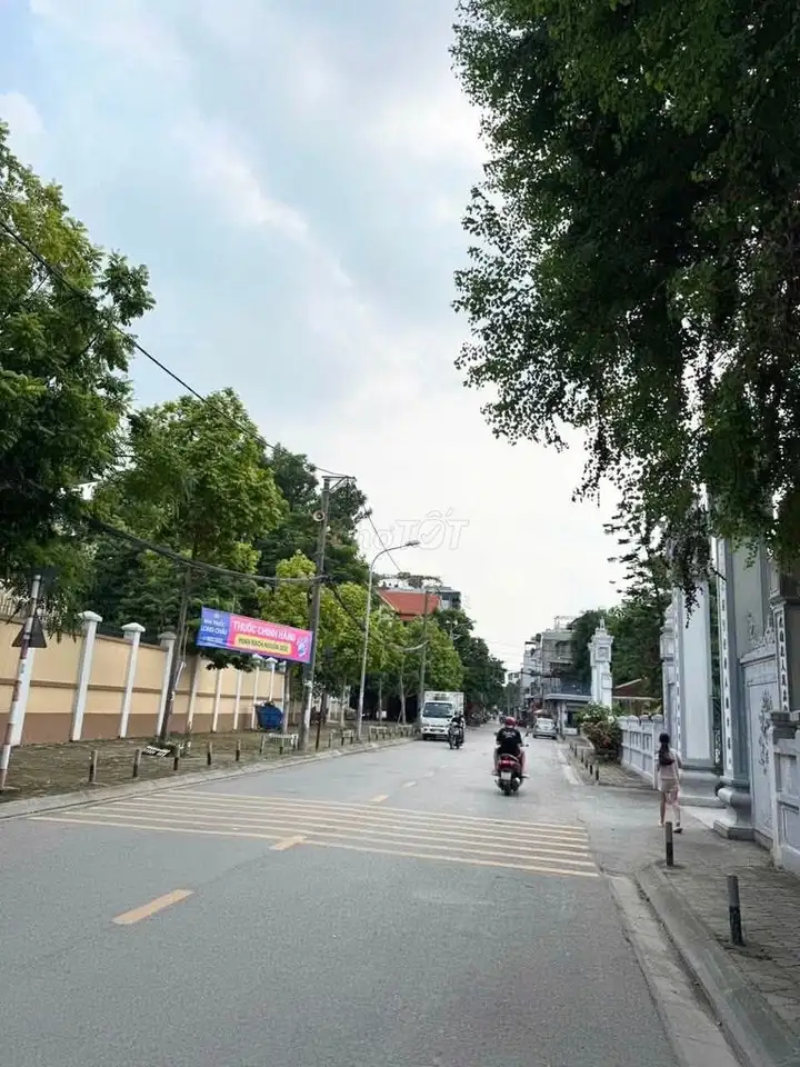 Nhà mới tinh nở hậu sát Big C Long Biên, nhỉnh 6 tỷ