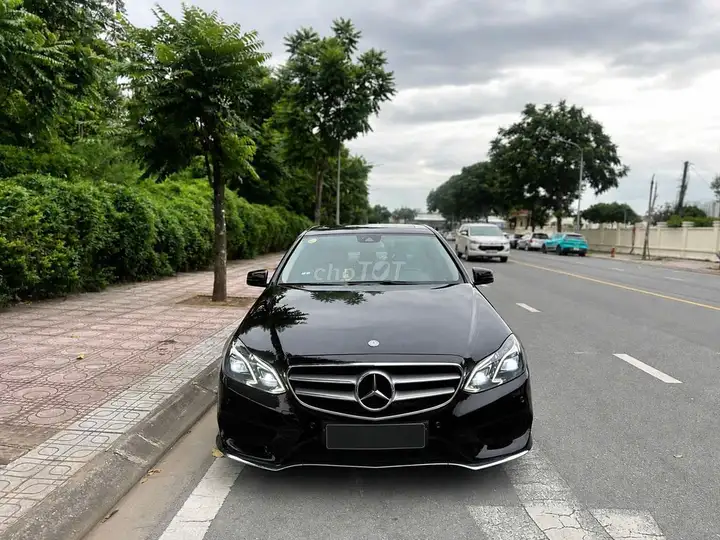 Mercedes-Benz E250 AMG 2015 черный