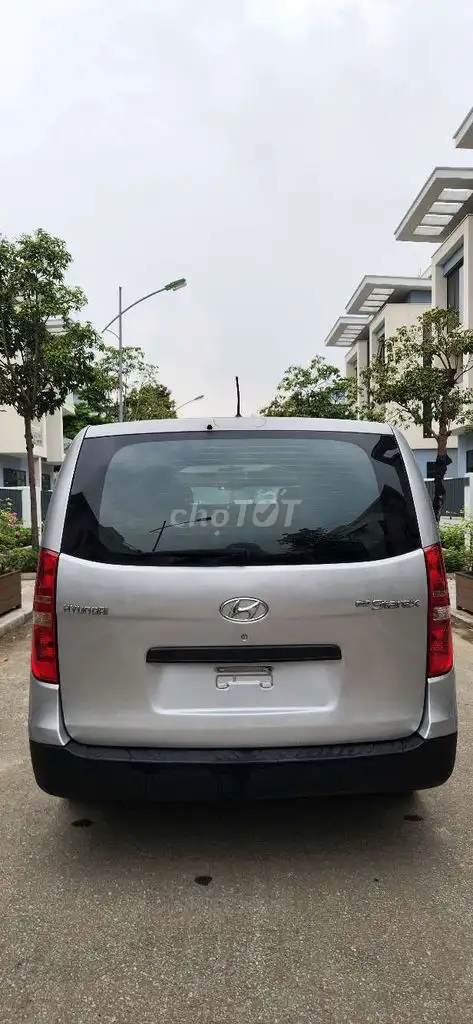 Hyundai Starex 2016 серебристый