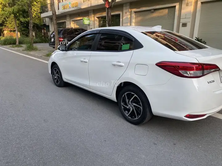 Toyota Vios 1.5E CVT автомат, 2022 г.в., от собственника
