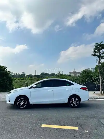 Toyota Vios E 1.5AT автомат 2022 года с красивым ханойским номером
