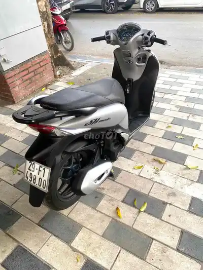 Honda SH, модель 125 куб. см, спорт, 2019, серый, серебристый,