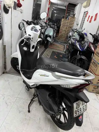 Kymco Candy Hermosa 50cc белого цвета