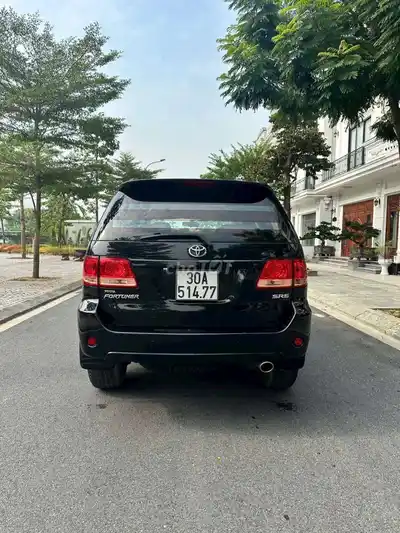 Toyota Fortuner бензин автомат чёрный 7 мест