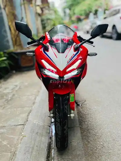 Honda CBR 150R 2026 Красно-белый HRC с пробегом 1500 км
