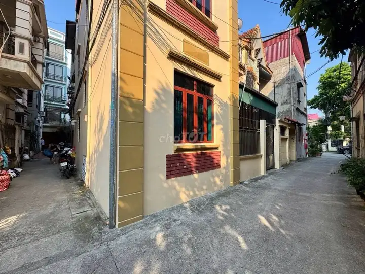 Nhà 46m2 lô góc, 4 tầng, 4PN, Nguyễn Văn Cừ, hơn 8 tỷ