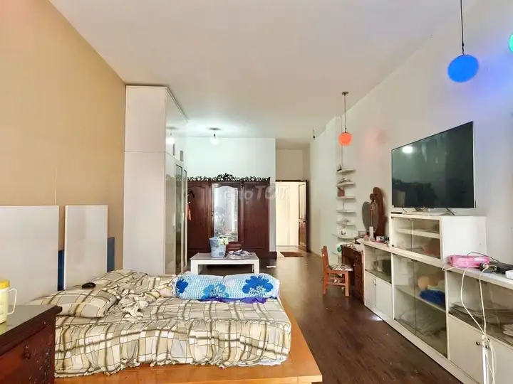 Дом у перекрестка Тху Дук, 80 м², 3 этажа, бетон